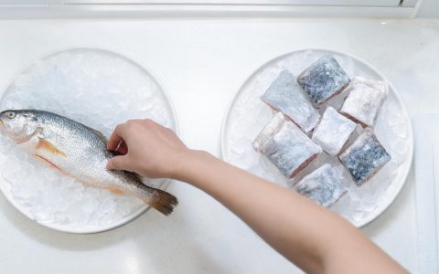 冰鲜还是冷冻？看懂3点，买水产不花冤枉钱！