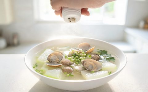 蛤蜊冬瓜汤：清甜就在吐沙里