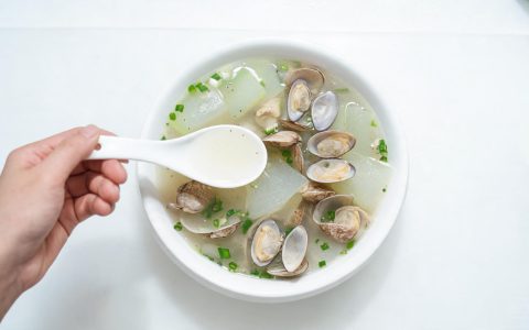 蛤蜊冬瓜汤这样做，2步煮出清亮回甘！
