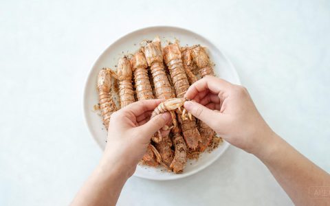 椒盐皮皮虾3步出锅，壳酥肉甜全家抢！