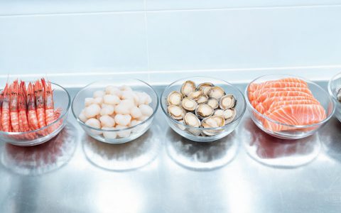 湖北水产546万吨！饲料升级稳住后厨菜单