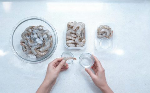 买虾只看个头？头数、规格、解冻这三件事才是关键