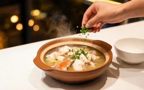 小海鲜这样吃才鲜：梭子蟹煮汤，清清爽爽一锅出