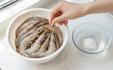 虾头一黑就扔？先分清这几种黑